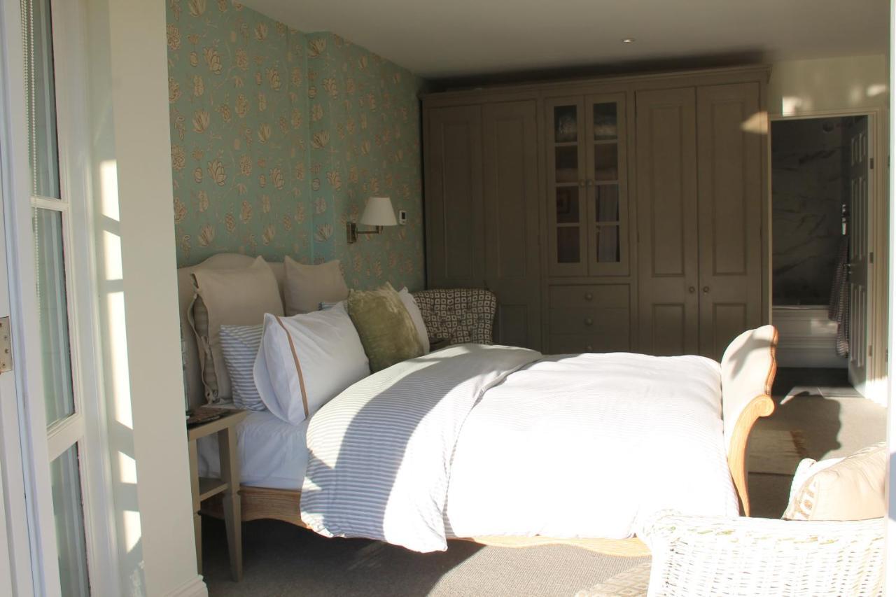 Bed and Breakfast Compass Rose à Dartmouth Extérieur photo