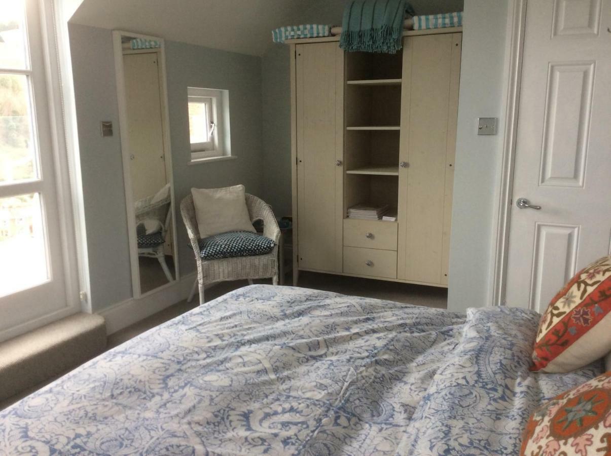 Bed and Breakfast Compass Rose à Dartmouth Extérieur photo